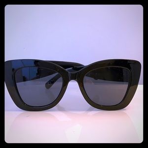 Cat eye sunglasses